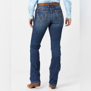 Wrangler | Women's Mae Retro Mid-Rise Boot Cut Jeans | Size 9 x 30”
